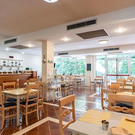 Hotel Torre Di Pratolungo Рим Экстерьер фото