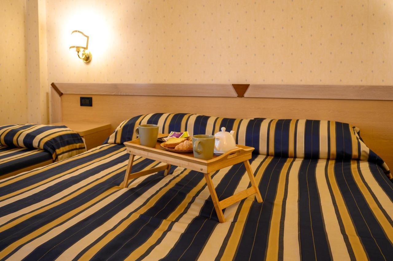 Hotel Torre Di Pratolungo Рим Экстерьер фото
