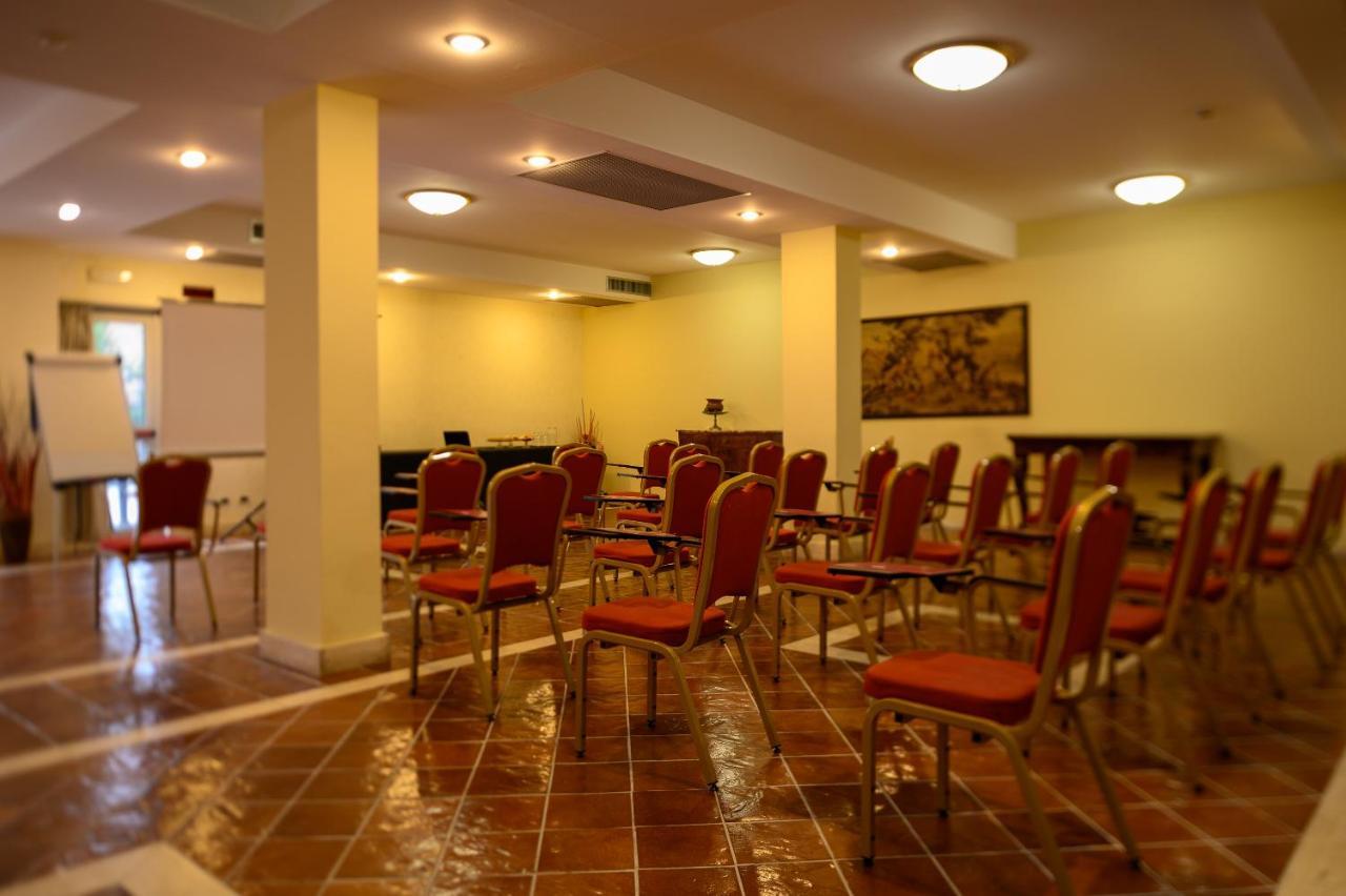 Hotel Torre Di Pratolungo Рим Экстерьер фото