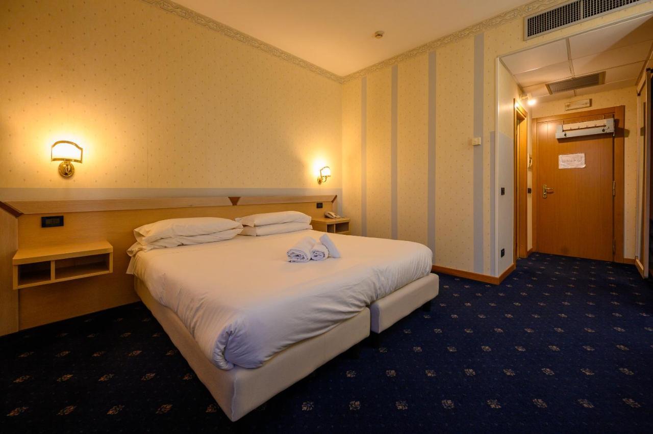 Hotel Torre Di Pratolungo Рим Экстерьер фото