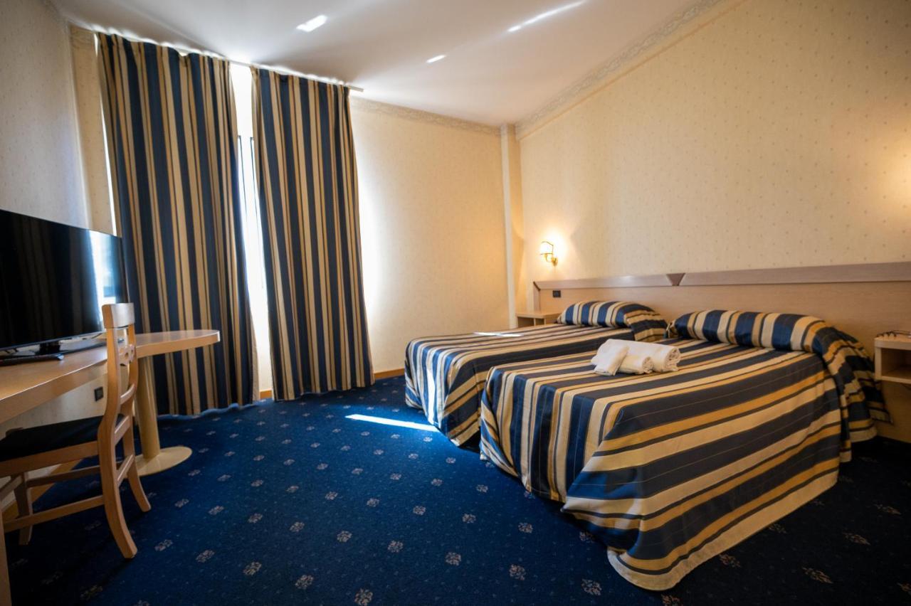 Hotel Torre Di Pratolungo Рим Экстерьер фото
